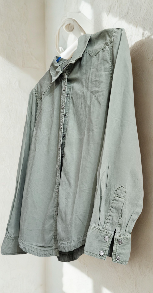 Mid-Wash Core Denim Shirt - Women's
